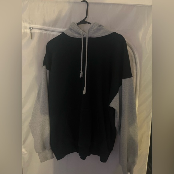 Brandy Melville Tops Brandy Melville Hoodie Poshmark